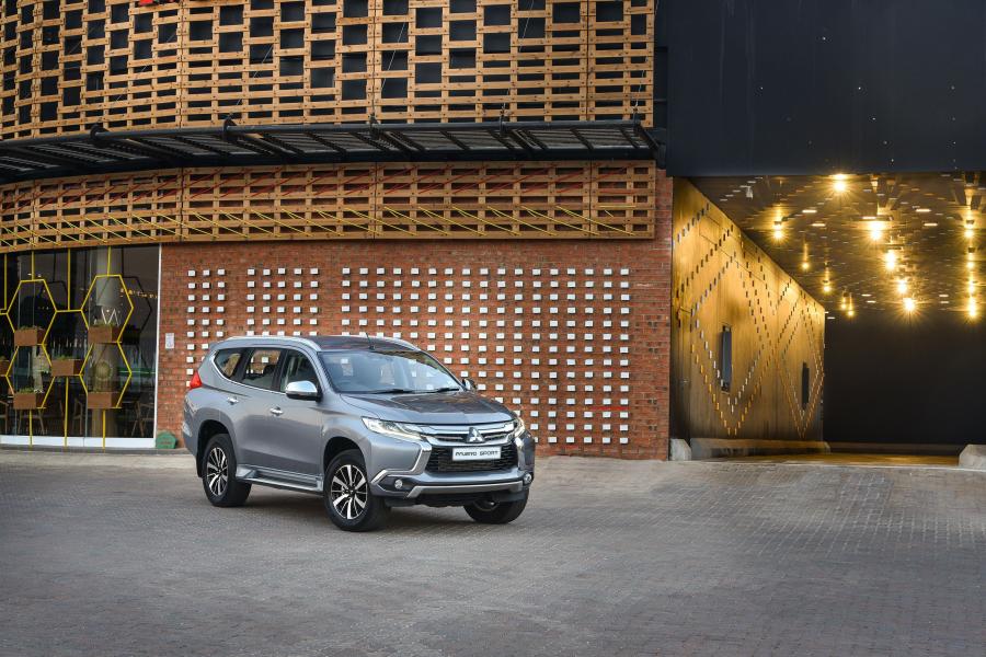  Mitsubishi Pajero Sport 2017 года  (ZA) (фото 5 из 29)